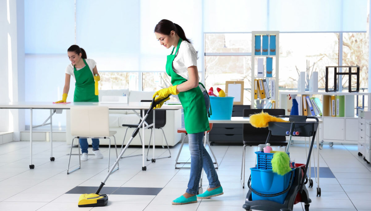 Professional Office Cleaning in Dubai: A Fresh Start for Your Workspace